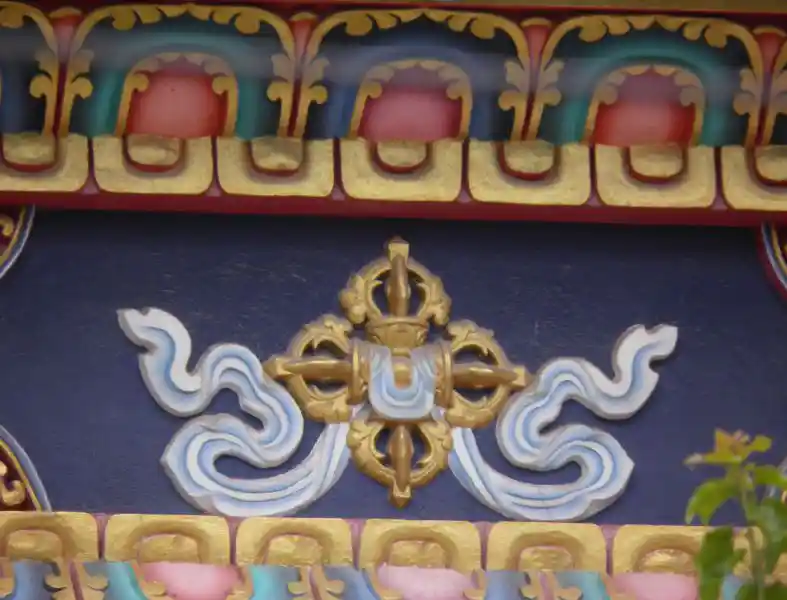 Swayambhu Buddha Park, cross design, four-point symbol
